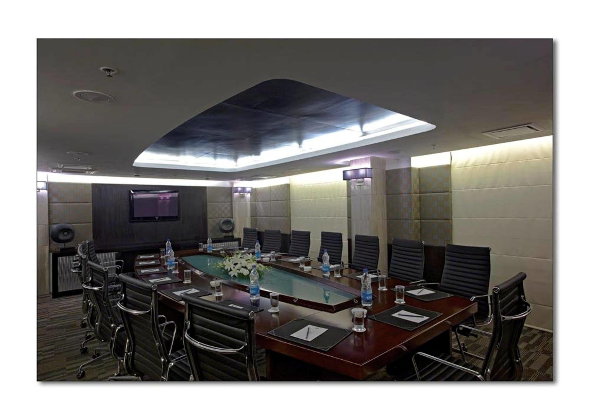 Radisson Hotel Sector 29 Gurugram Gurgaon Buitenkant foto