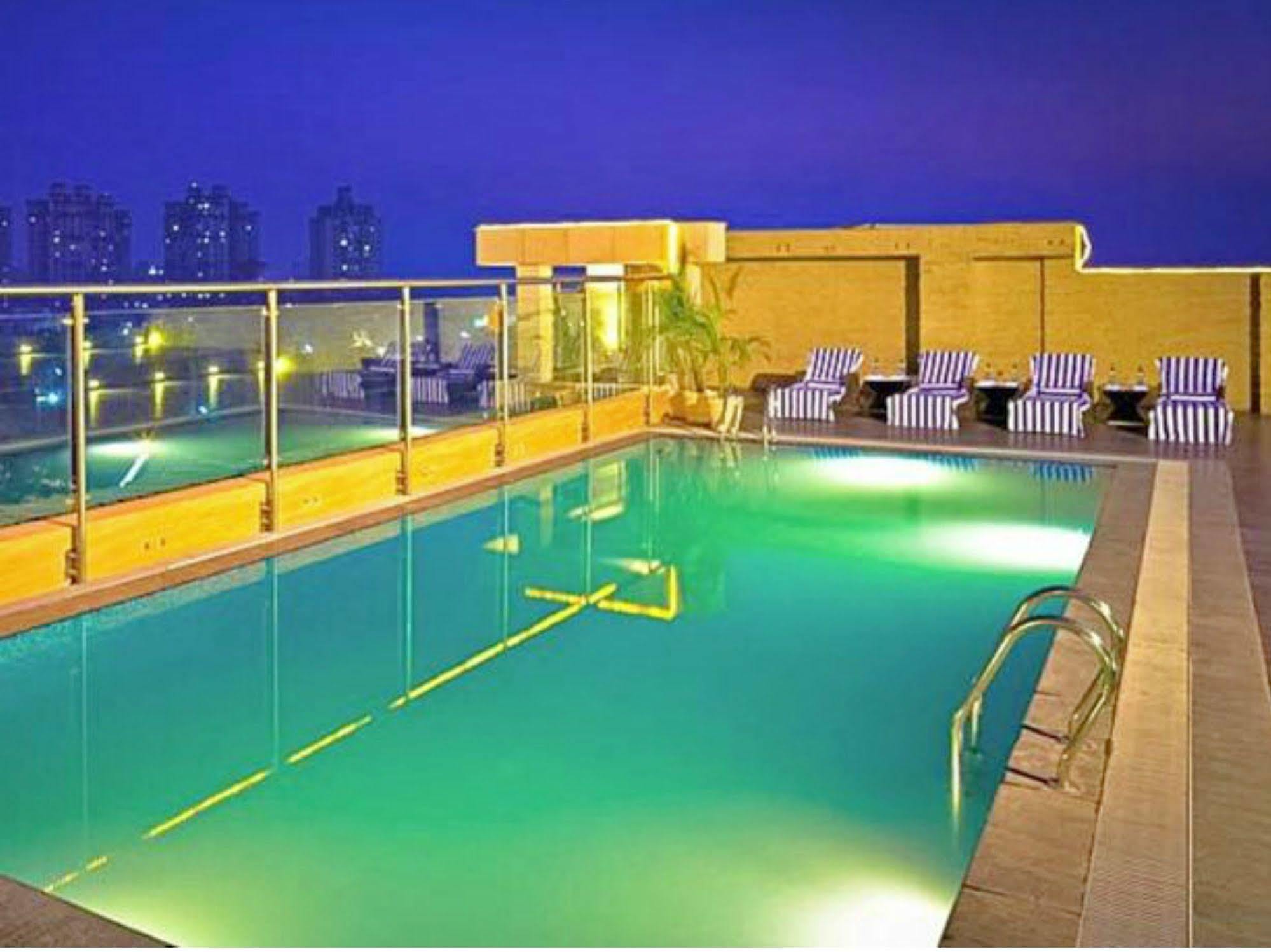 Radisson Hotel Sector 29 Gurugram Gurgaon Buitenkant foto